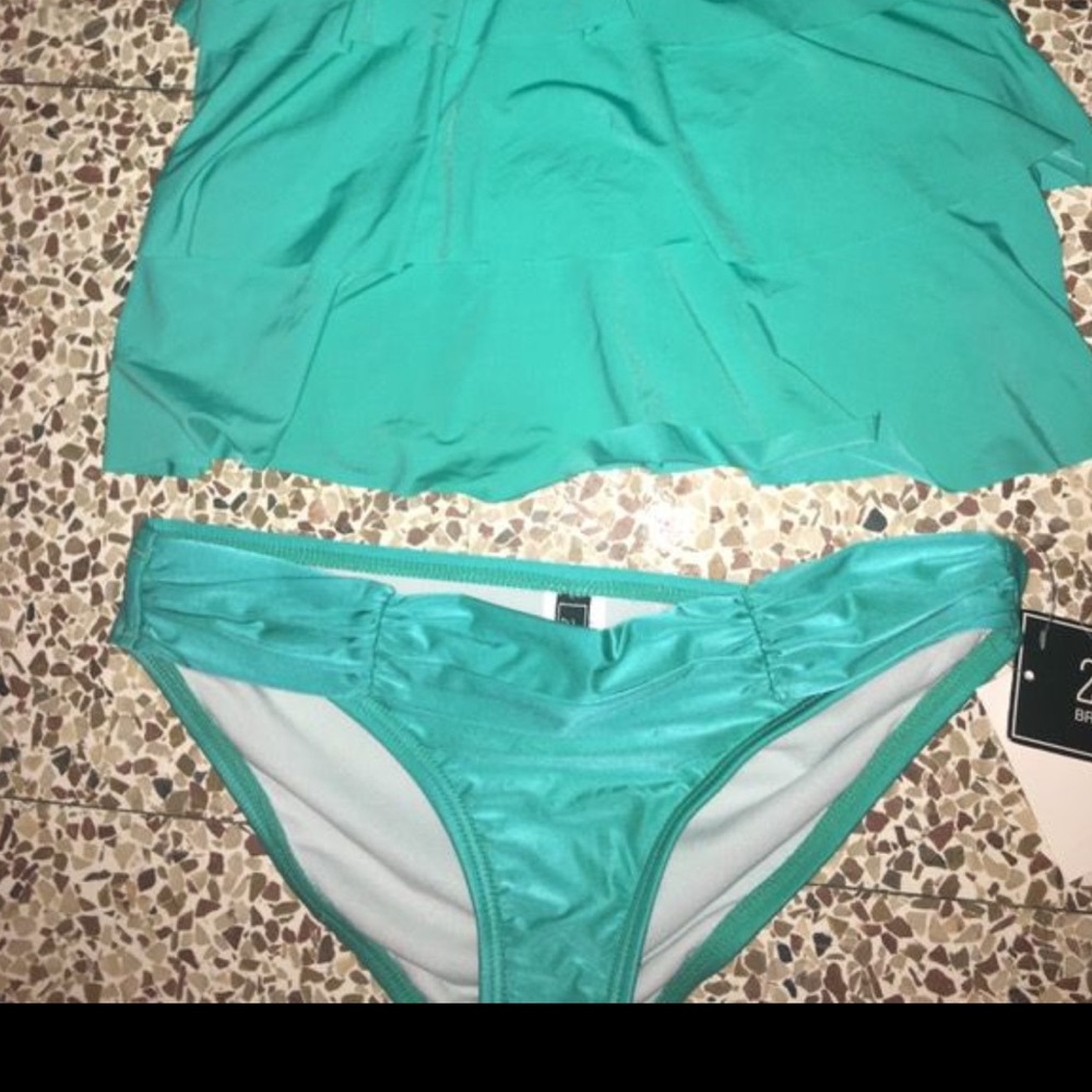Two piece bathing suit - Picture 2 of 3